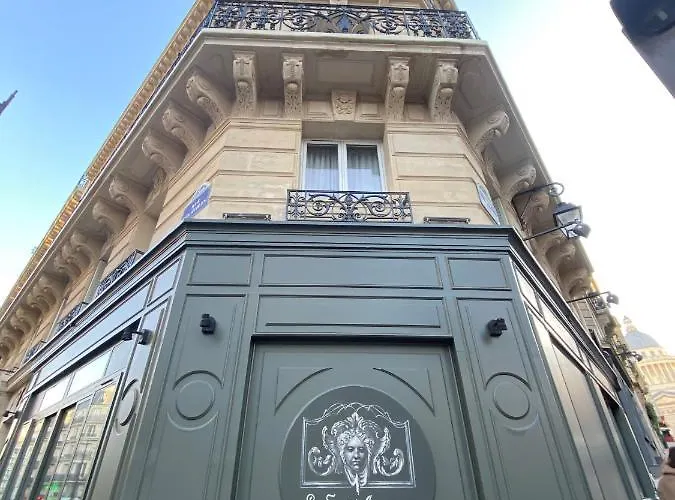 & Saint-jacques Paris