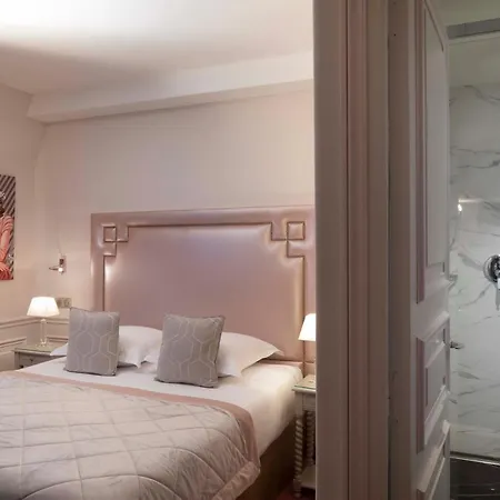 Hotel & Saint-jacques Paris