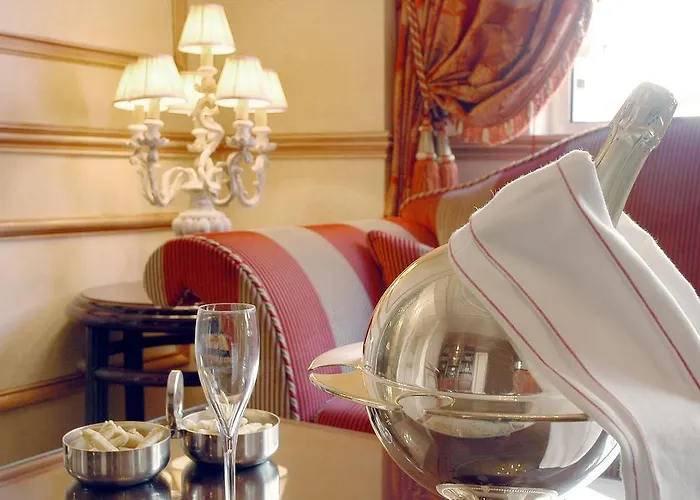 Hotel & Saint-jacques Paris